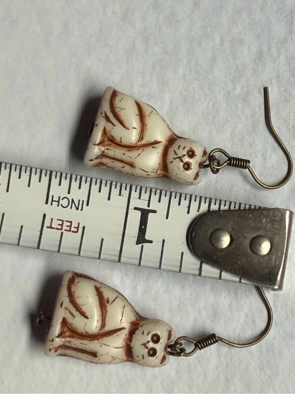 Czech Uranium Custard Glass Kitty Cat Dangle Earrings UV reactive